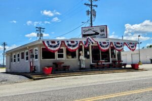 Shelly's on Route 66 Cafe Shelly's on Route 66 Cafe