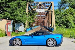Smurf-vette at the Old Chain of Rocks Bridge Smurf-vette at the Old Chain of Rocks Bridge