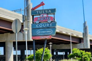 Tulsa Auto Court sign Tulsa Auto Court sign