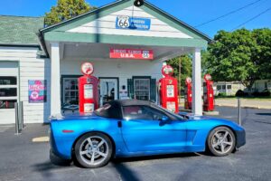 Smurf-vette at the Texaco station Smurf-vette at the Texaco station