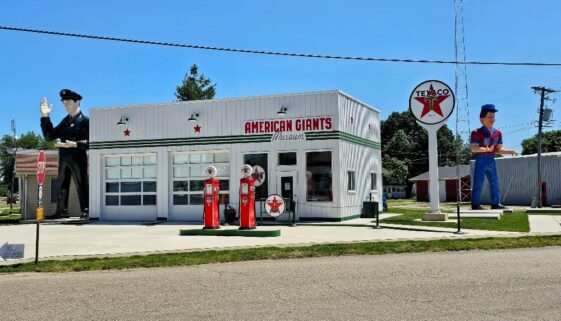 Texaco, Big Friend and Snerd giants