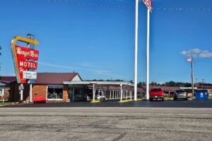 Munger Moss Motel famous sign restored Munger Moss Motel famous sign restored