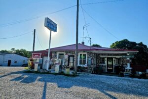 Graystone Heights Modern Cabins & Conoco Graystone Heights Modern Cabins & Conoco