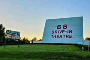 66 Drive-In Theatre - still in use 66 Drive-In Theatre - still in use