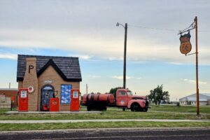 Phillips 66 station and truck Phillips 66 station and truck