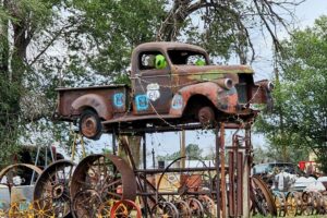 Route 66 era yard art